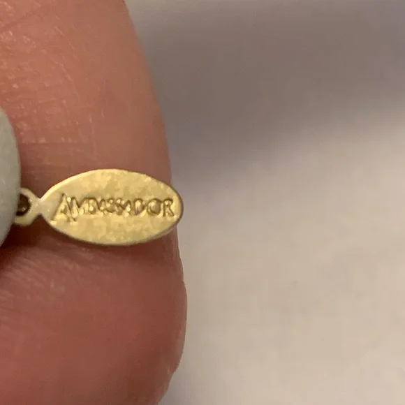 ❤️3/$15❤️Vintage Palm Tree Etched Pendant Necklace - Picture 4 of 4